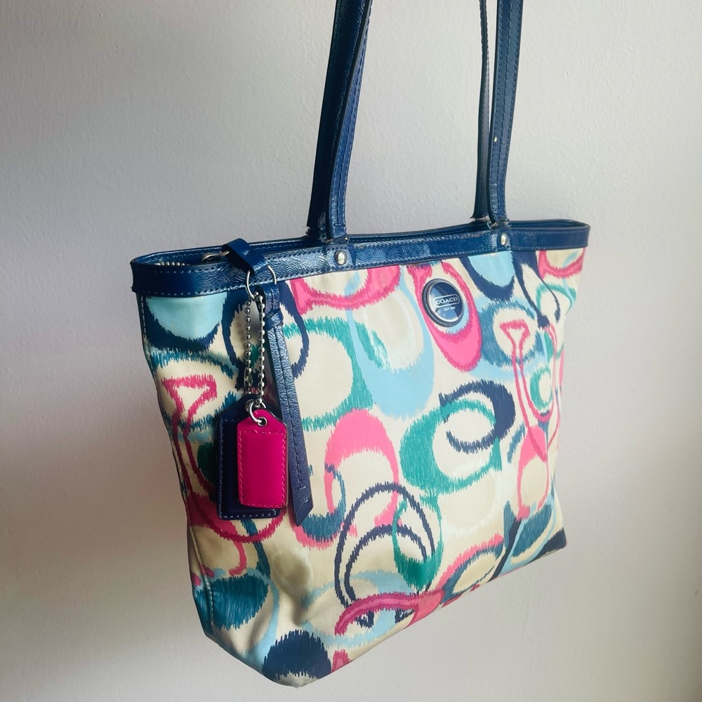 Coach Signature Designer Hobo Multicolored Handbag - Gem